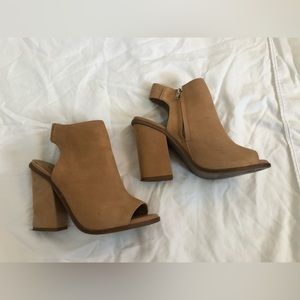 Steve Madden Zip up Mule Heel